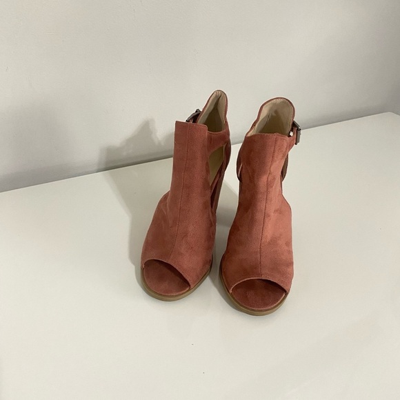 Wild Diva Lounge Elegant Peep-Toe Block Heel Sandals - Mauve - Picture 4 of 8